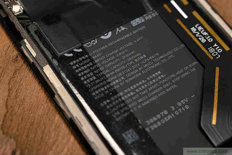 拆解魅族15 Plus：玩轉(zhuǎn)了新概念，但其工藝究竟如何？
